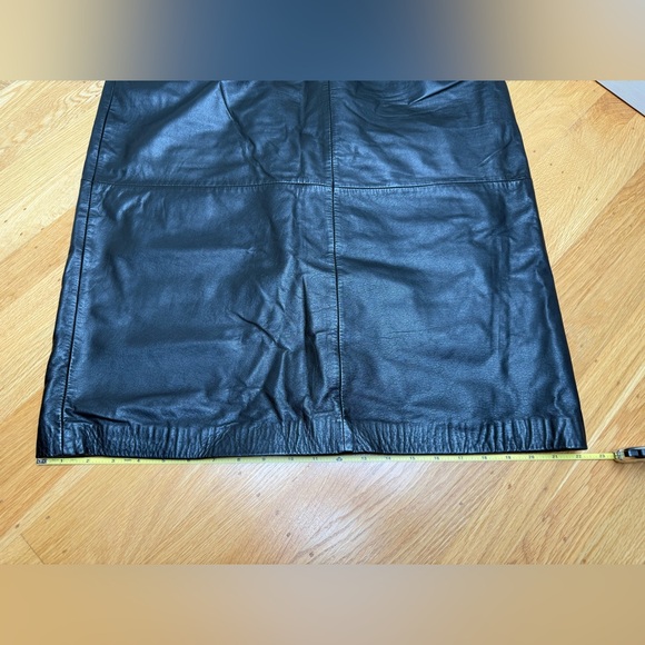 ❌SOLD❌ Vintage Jacobson’s leather skirt, fits more like a size 10-12 - Picture 4 of 5